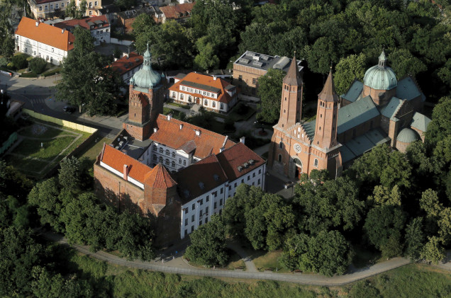 To miasto kryje największą nekropolię Piastów — perła Mazowsza odzyskuje dawny blask