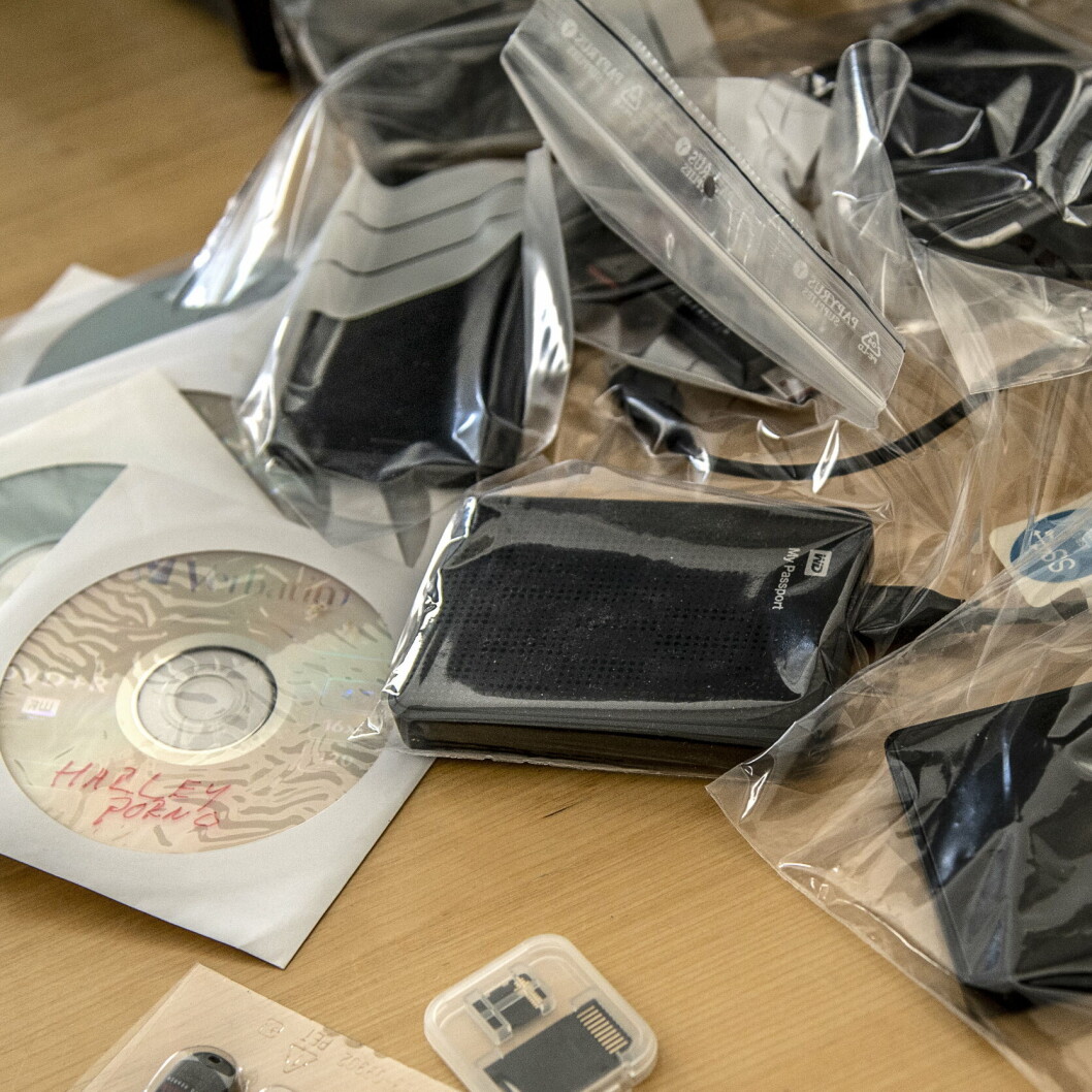 Wstrzymanie przeglądu materiałów z pornografią dziecięcą