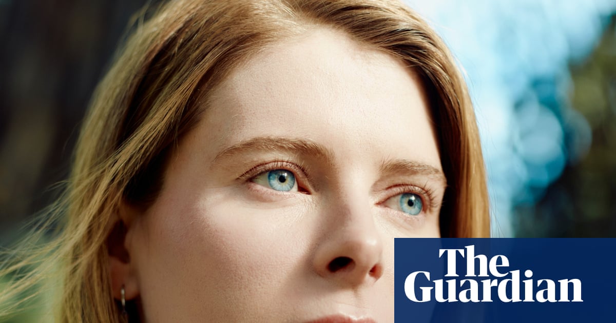 Switzy Emmy Cline — recenzja: ta umieszczona na liście Bookera opowieść o ostatnich dniach mężczyzny jest głęboko poruszająca